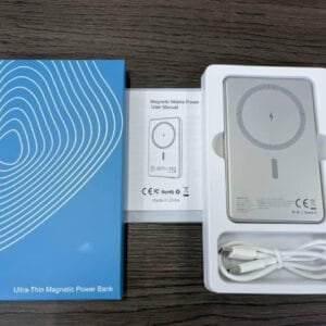 Ultra-thin magnetic power bank